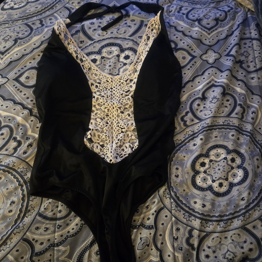 Peixoto swimsuit size 10